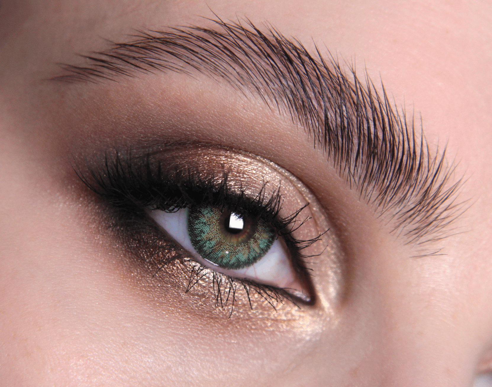 green contact lenses