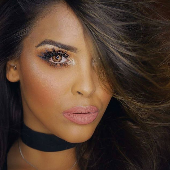 Best Brown Contact Lenses in Town