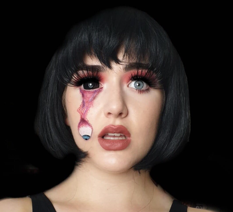 Halloween contact lenses
