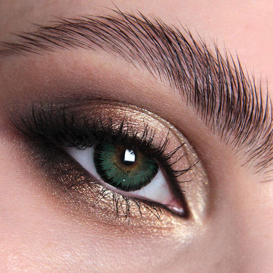 green contact lenses