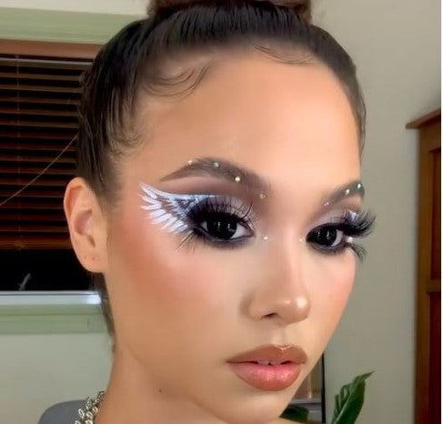 Black coloured contact lenses