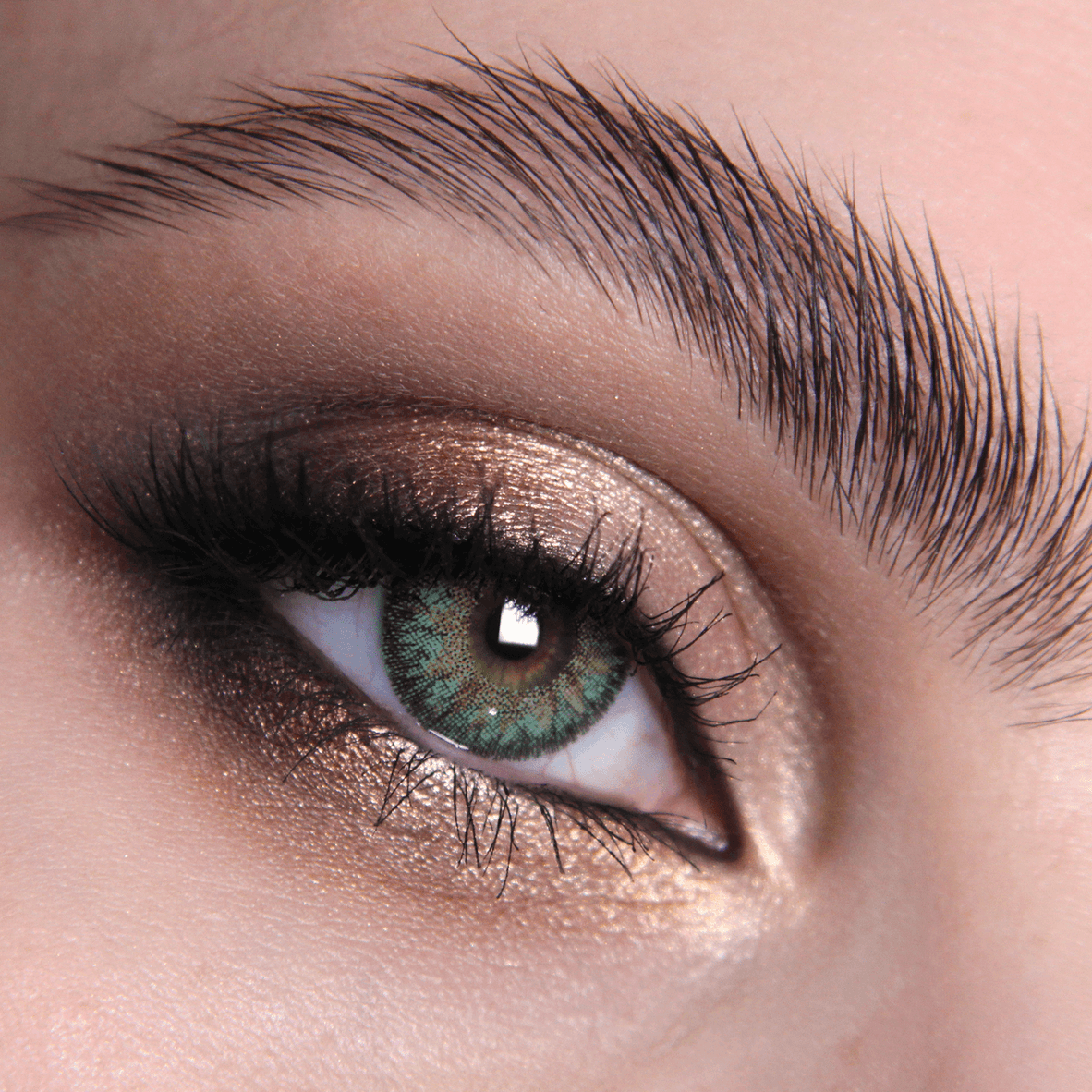 green contact lenses